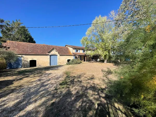 Ensemble maison avec gîte et grange