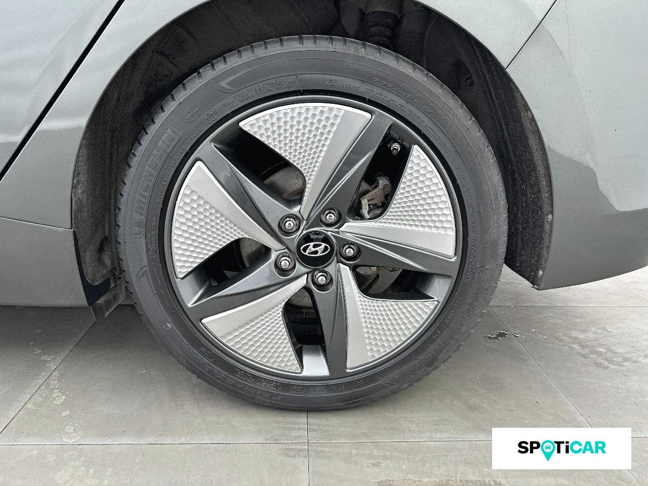 Hyundai Ioniq hybrid 141ch creative — photo 11