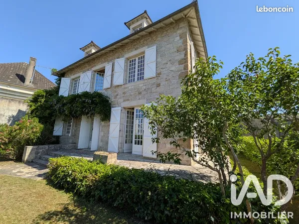 Maison 7 pièces 240 m²