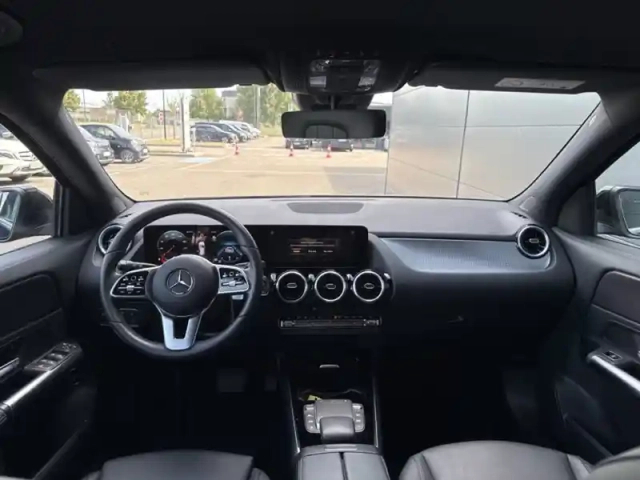 Mercedes Gla 200 d progressive line — photo 11