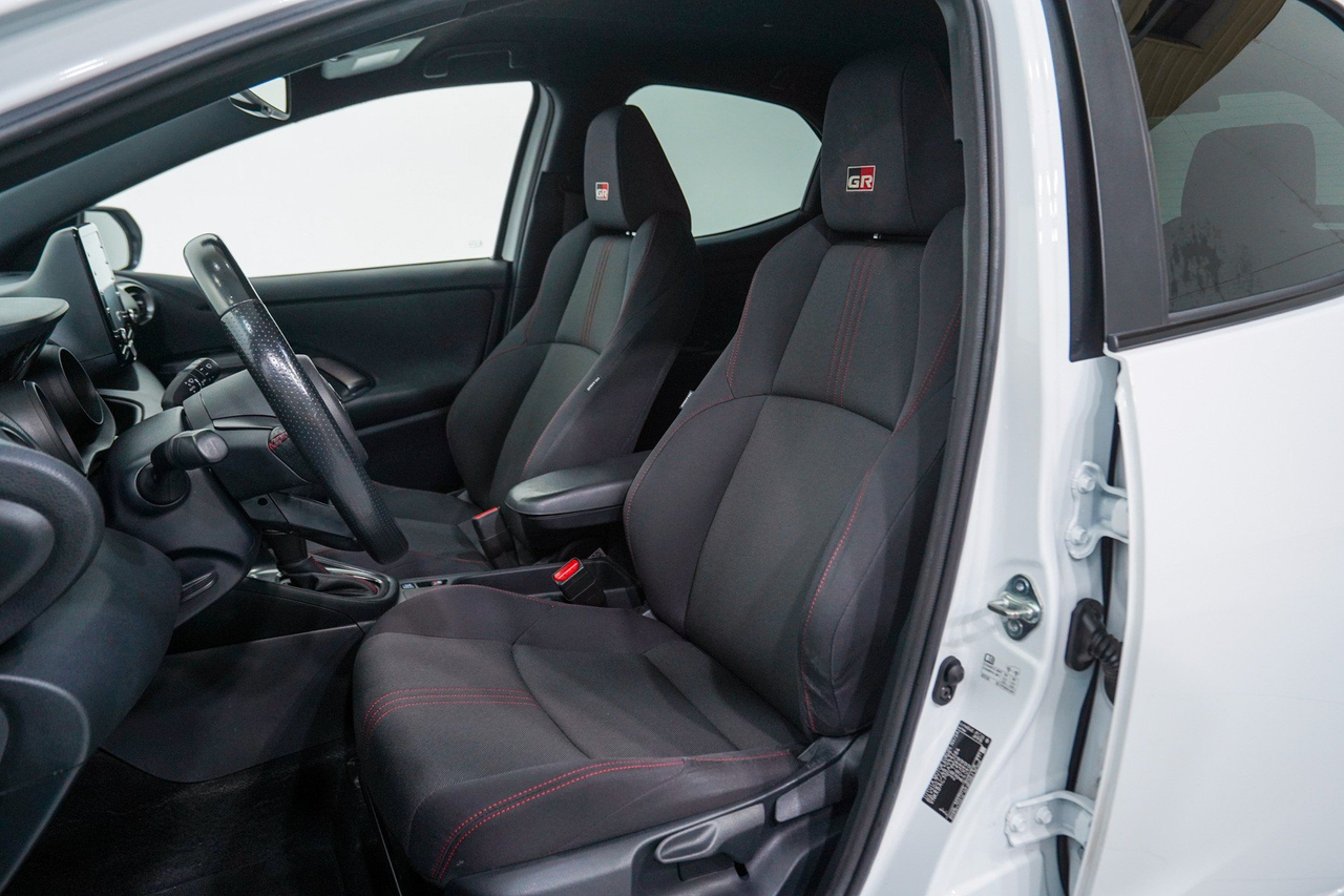 Toyota Yaris 4 — photo 12