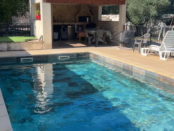 MAISON AVEC PISCINE À BAGNOLS-SUR-CÈZE