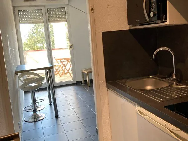 Superbe studio meublé avec terrasse