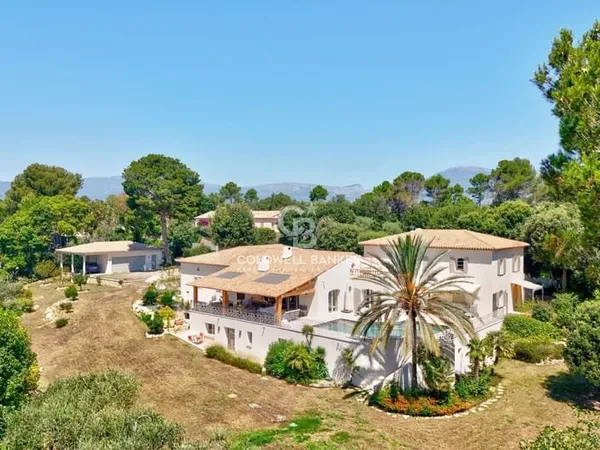 Maison 18 pièces 555 m²