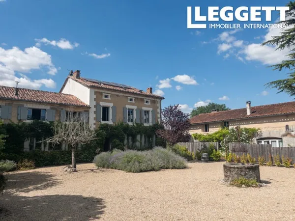 Le Manoir de Mitterand, domaine enchanté, chargé d?histoire et d?héritage, que l?ancien président a 
