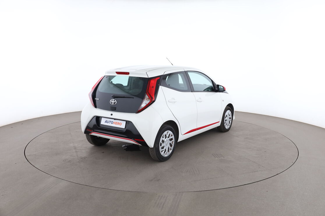 Toyota Aygo 1.0 VVT-i X-Play — photo 5