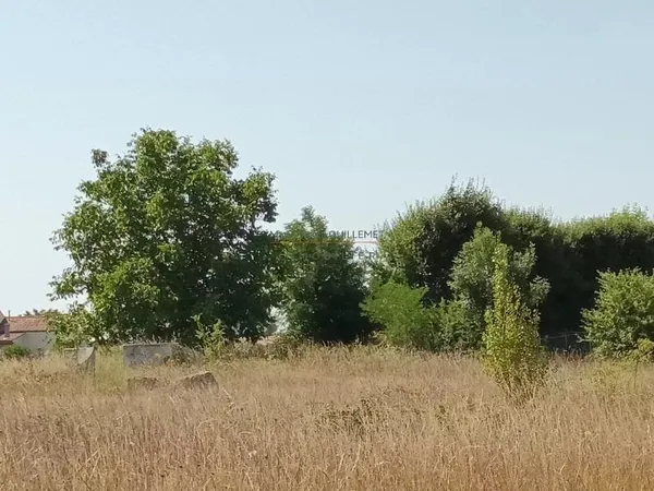 Terrain 723 m²