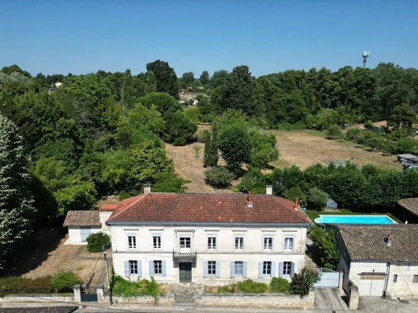 Maison 15 pièces 470 m²