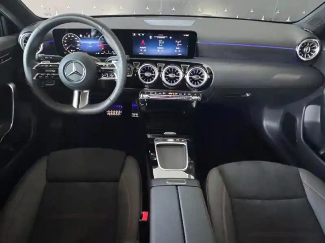 Mercedes Classe A 200 d amg line — photo 31