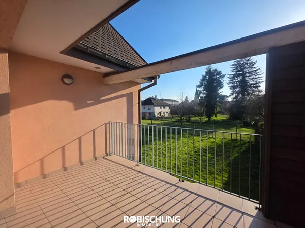 HIRSINGUE : Très bel appartement F3/F4 en duplex au dernier