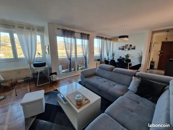 Beau T3 72 m² / vue dégagée / ascenseur