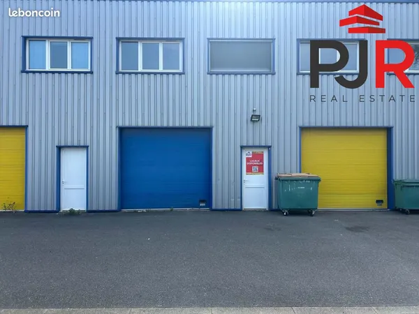 Local 91 m² Ludres