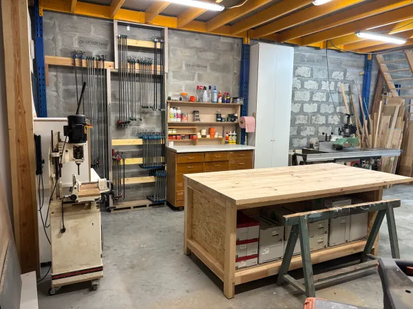 Loue atelier de menuiserie 100m²