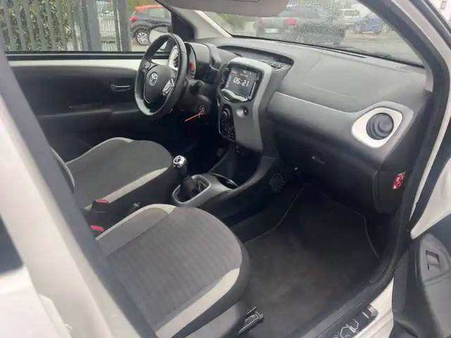 Toyota Aygo 1.0 vvt-i — photo 13