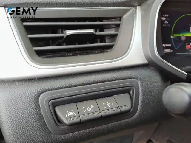 Renault Captur e-tech 145 - 21 — photo 18