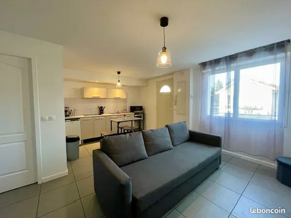 Eybens - studio meublé avec terrasse + local indépendant d'environ 30 m²