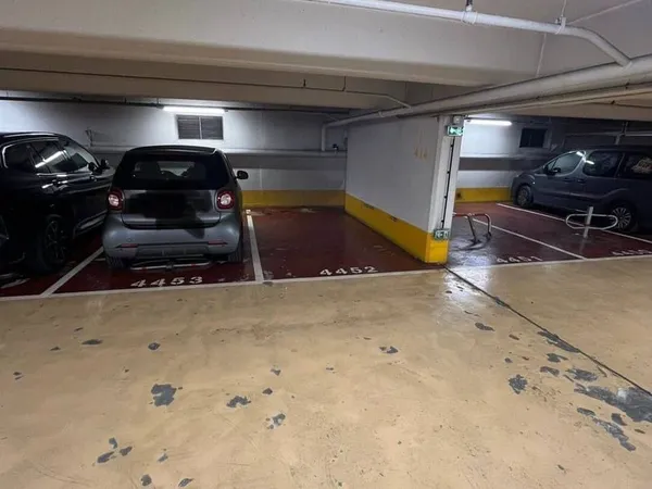 Parking 12 m²