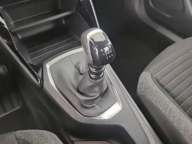 Peugeot 2008 puretech 100 s&amp;s bvm6 — photo 14