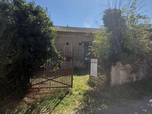 Grange à rénover avec fort potentiel, avec PC