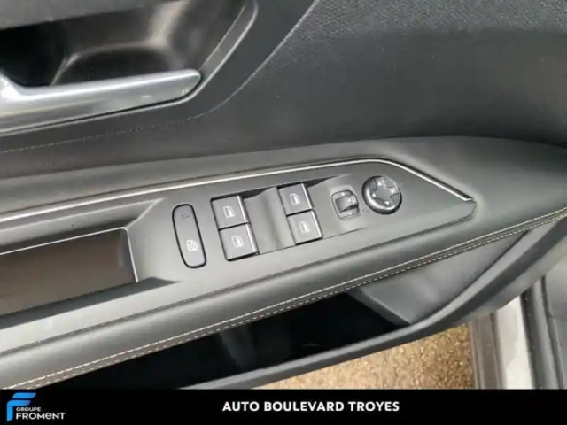 Peugeot 3008 hybrid 225ch gt e-eat8 — photo 30