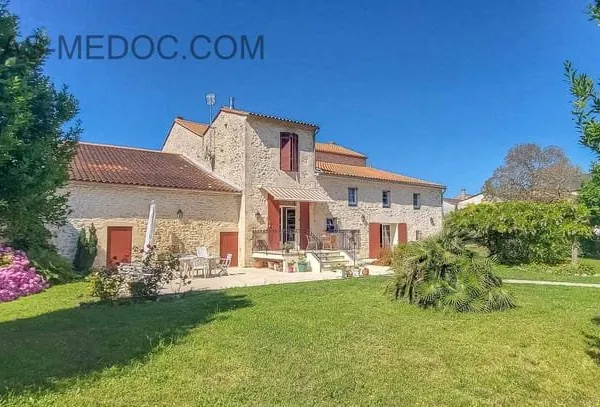 Maison 9 pièces 295 m²