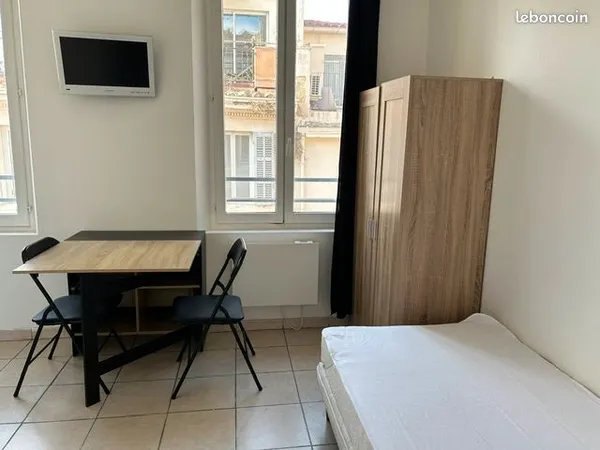 Appartement Location Marseille 1p 11m² 535€