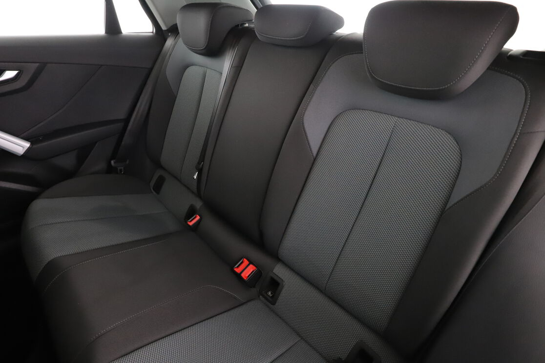 Audi Q2 30 TFSI Design — photo 13