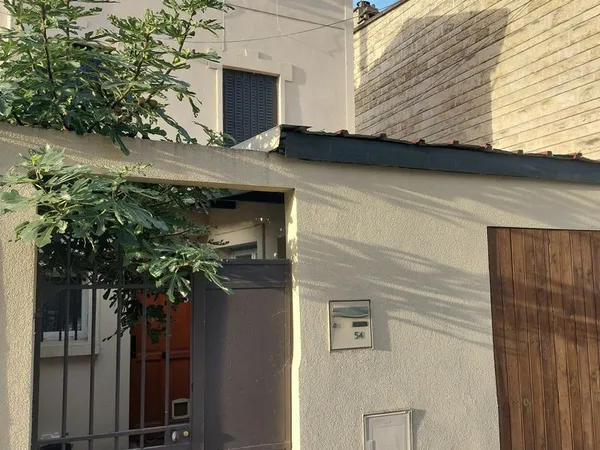 BAGNEUX - Maison familiale 4 chambres | Terrasse éclairée | Cour privative | Sous-sol total | DPE C