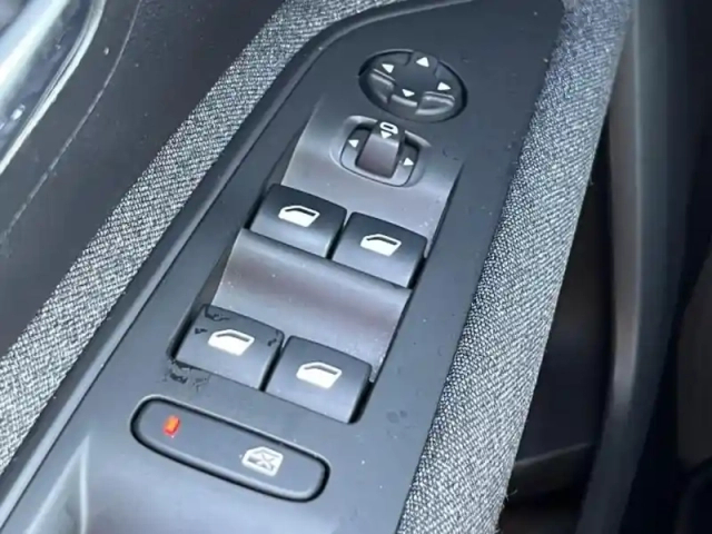Peugeot 3008 1.2 puretech 130ch s&amp;s style eat8 — photo 10