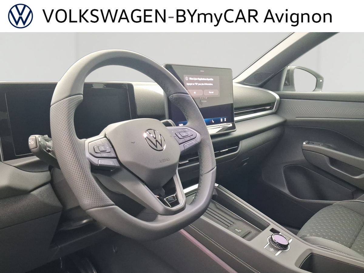 Volkswagen T-Roc 1.5 eTSI EVO2 Hybrid 150 ch DSG7 — photo 22