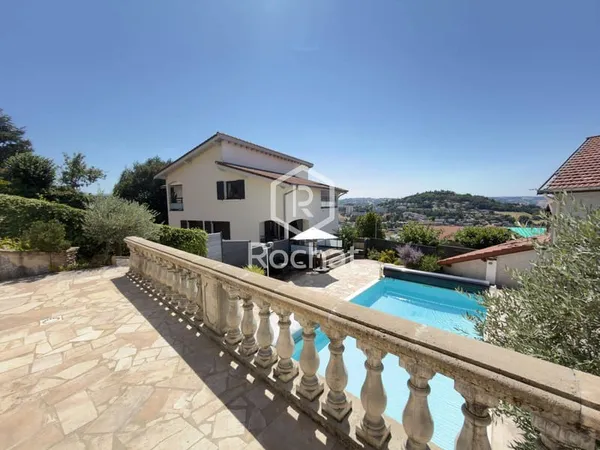 Appartement 5 pièces 155 m²