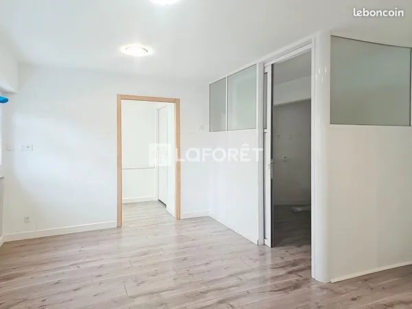 Bureaux 56 m² PAU