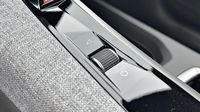 Peugeot 5008 Hybrid 145ch Allure e-DCS6 — photo 17