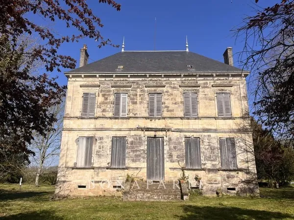 COUQUEQUES - CHATEAU DE 316 m², À RÉNOVER, À 25 MINUTES DES PLAGES OCEANES