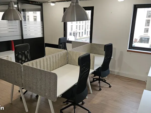 Location de bureaux clés en mains de 10 à 26 m² proches des transports et du RER A