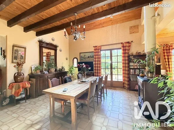 Maison 8 pièces 194 m²