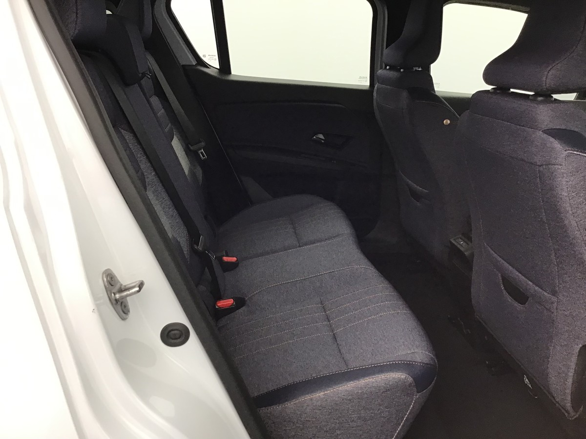 Renault R4 — photo 7
