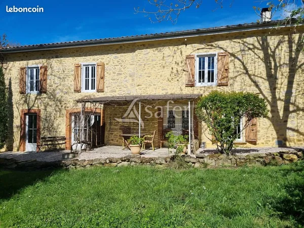Maison 9 pièces 235 m²