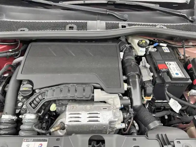 Peugeot 2008 puretech 130 s&amp;s eat8 — photo 28