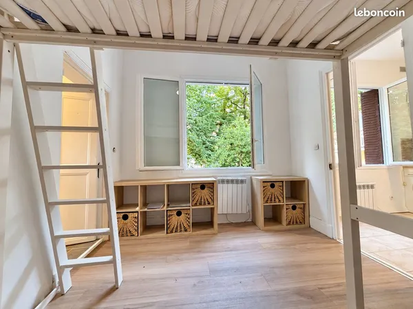 F1 meublé rénové de 24 m² avec jardin privatif - Grenoble