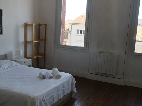 1 chambre 26m² avec Salle de bain privative