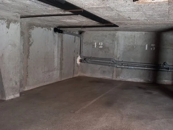 Parking dans impasse dans garage fermé