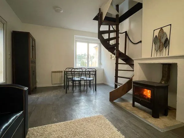 Maison 30 m2 avec cour et terrain