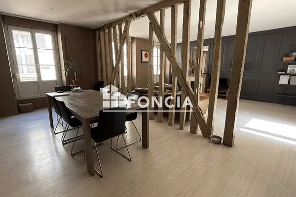 Maison 7 pièces 237 m²