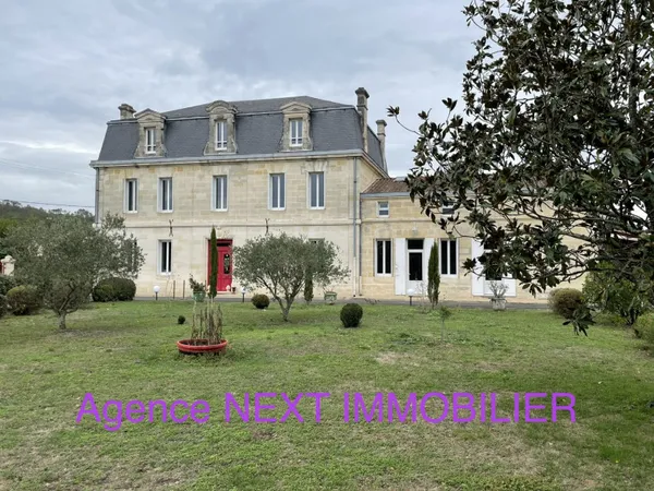 Maison 11 pièces 470 m²