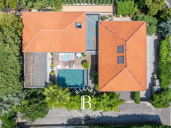 Aix En Provence - Maison De Ville D'exception Entièrement Rénovée Et Exclusivement Meublée De 315 M2