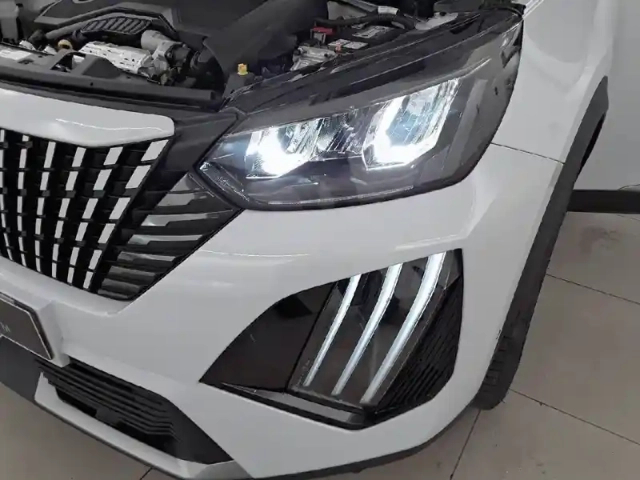 Peugeot 2008 hybrid 145 e-dcs6 — photo 5