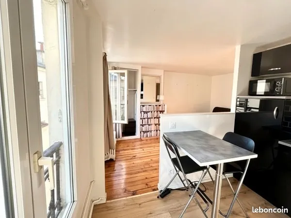 Studio Paris 9e proche rue des Martyrs