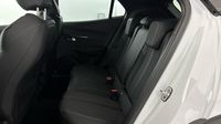 Peugeot 2008 1.2 PureTech 130ch S&S GT EAT8 — photo 13
