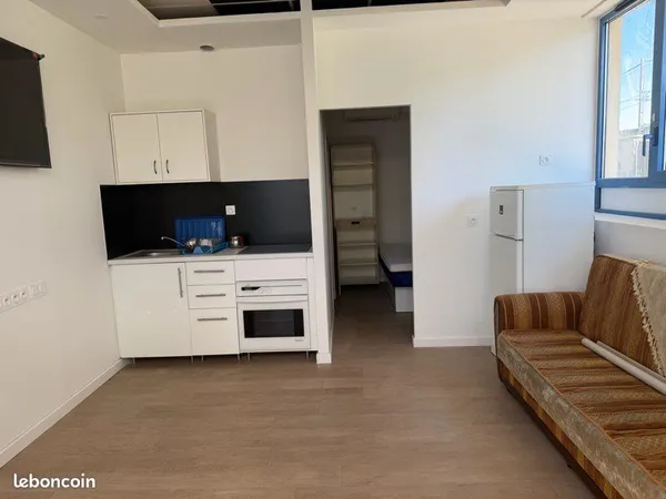 T2 meublé 35-40 m² - Rez-de-jardin + parking - 750 CC